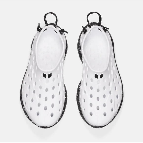 Stylish Kids Water Shoes - Black and White - Picture 2 of 4